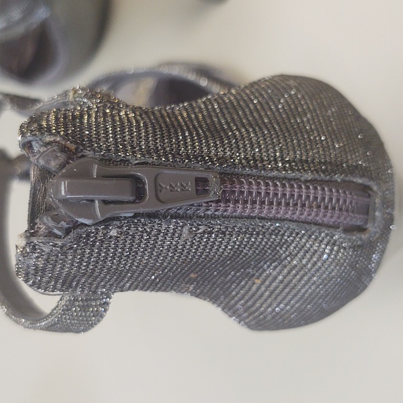 Carlos Santana Metallic Silver Strappy Heels Size 9 - Picture 5 of 7